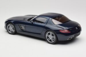 Mercedes SLS AMG C197 Blue Metallic Minichamps 1:18 180039021 Diecast — photo 7 of 8