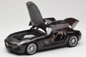 Mercedes AMG SLS C197 Brown Metallic Minichamps 1:18 100039028 Diecast — photo 2 of 8