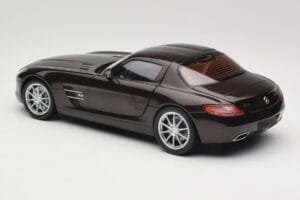 Mercedes AMG SLS C197 Brown Metallic Minichamps 1:18 100039028 Diecast — photo 7 of 8