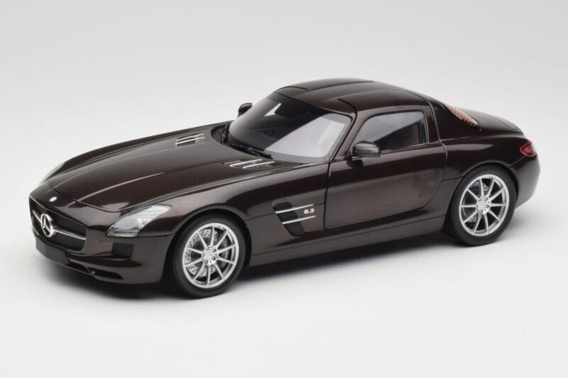 Mercedes AMG SLS C197 Brown Metallic Minichamps 1:18 100039028 Diecast