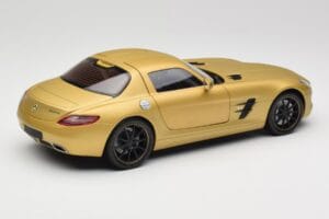 Mercedes AMG SLS C197 Gold Minichamps 1:18 100039024 Diecast — photo 3 of 8