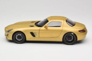 Mercedes AMG SLS C197 Gold Minichamps 1:18 100039024 Diecast — photo 4 of 8