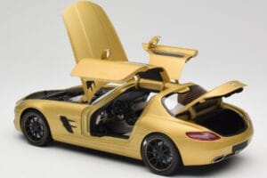 Mercedes AMG SLS C197 Gold Minichamps 1:18 100039024 Diecast — photo 5 of 8