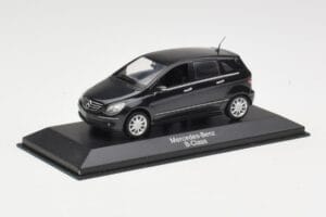 Mercedes B-Class W245 Cosmos Black Minichamps 1:43 B66962218 Diecast — photo 2 of 4
