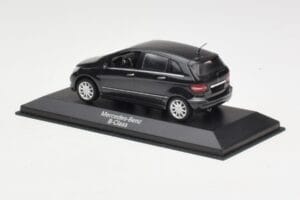 Mercedes B-Class W245 Cosmos Black Minichamps 1:43 B66962218 Diecast — photo 3 of 4