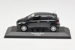 Mercedes B-Class W245 Cosmos Black Minichamps 1:43 B66962218 Diecast