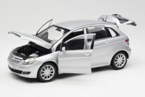 Mercedes B-Class W245 Silver Kyosho 1:18 B66962326 Diecast — photo 2 of 8