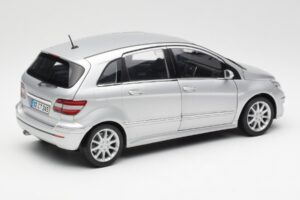 Mercedes B-Class W245 Silver Kyosho 1:18 B66962326 Diecast — photo 3 of 8