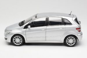 Mercedes B-Class W245 Silver Kyosho 1:18 B66962326 Diecast — photo 4 of 8