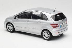 Mercedes B-Class W245 Silver Kyosho 1:18 B66962326 Diecast — photo 7 of 8