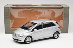 Mercedes B-Class W245 Silver Kyosho 1:18 B66962326 Diecast — photo 8 of 8
