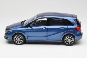 Mercedes B-Class W246 Lotus Blue Metallic Norev 1:18 B66961410 Diecast — photo 4 of 8