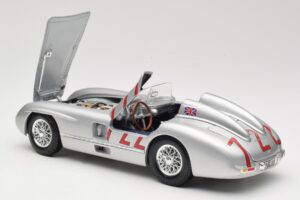 Mercedes 300 SLR W196S #722 S. Moss / D. Jenkinson Mille Miglia Winner 1955 Maisto 1:18 536887 Diecast — photo 5 of 8