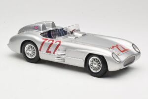 Mercedes 300 SLR W196S #722 S. Moss / D. Jenkinson Mille Miglia Winner 1955 Maisto 1:18 536887 Diecast — photo 6 of 8