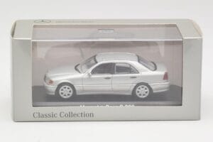 Mercedes C 200 W202 Iridium Silver Minichamps 1:43 B66040488 Diecast — photo 4 of 4