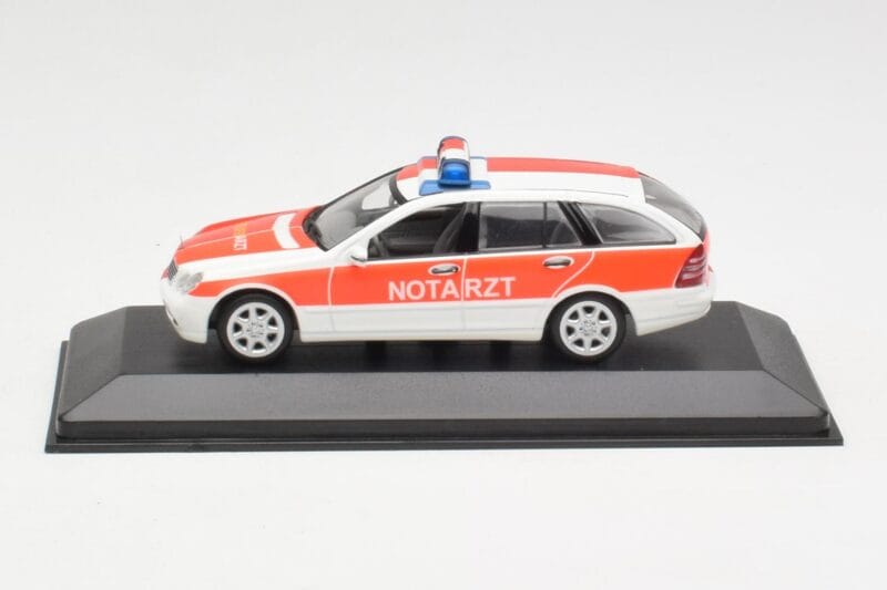 Mercedes C-Class S203 Notarzt Minichamps 1:43 Mercedes C-Class S203 Notarzt Minichamps 1:43 430030190 Diecast