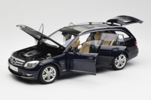 Mercedes C-Class S204 T-Modell Tanzanite Blue AUTOart 1:18 B66962352 Diecast — photo 2 of 8