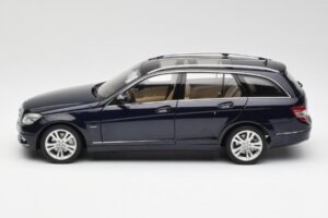 Mercedes C-Class S204 T-Modell Tanzanite Blue AUTOart 1:18 B66962352 Diecast — photo 4 of 8