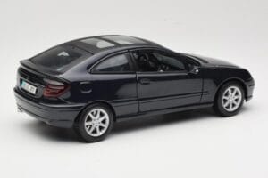 Mercedes C-Class Sports Coupe CL203 Blue Maisto 1:18 B66962124 Diecast — photo 3 of 8