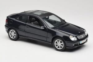 Mercedes C-Class Sports Coupe CL203 Blue Maisto 1:18 B66962124 Diecast — photo 6 of 8