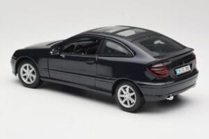 Mercedes C-Class Sports Coupe CL203 Blue Maisto 1:18 B66962124 Diecast — photo 7 of 8
