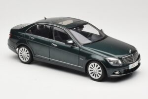 Mercedes C-Class W204 Avantgarde Dark Green AUTOart 1:18 B66962366 Diecast — photo 6 of 8