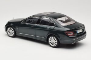Mercedes C-Class W204 Avantgarde Dark Green AUTOart 1:18 B66962366 Diecast — photo 7 of 8