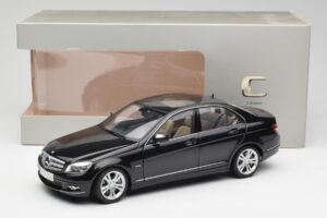 Mercedes C-Class W204 Avantgarde Obsidian Black AUTOart 1:18 76264-R1 Diecast — photo 8 of 8