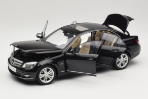 Mercedes C-Class W204 Obsidian Black AUTOart 1:18 B66962367 Diecast — photo 2 of 8
