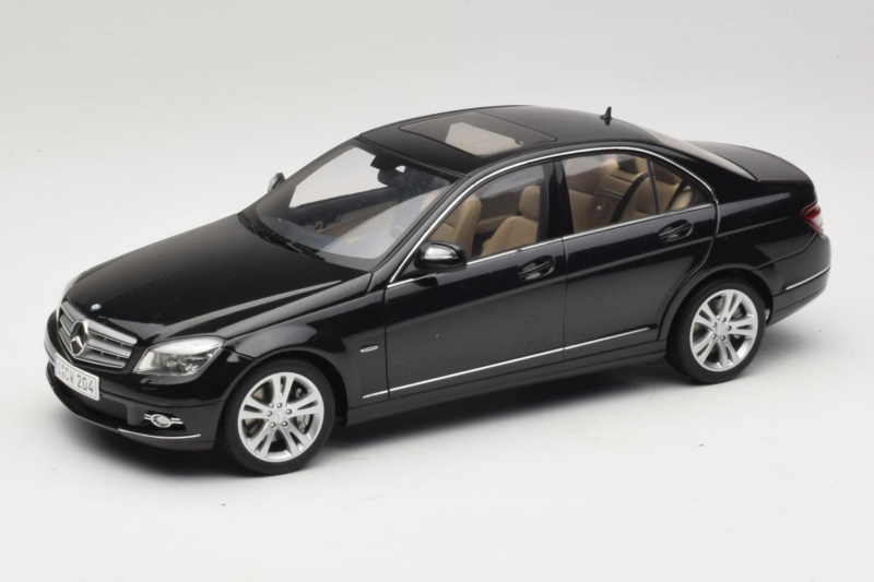 Mercedes C-Class W204 Obsidian Black AUTOart 1:18 B66962367 Diecast