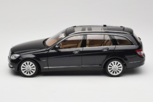 Mercedes C-Class W204 Estate Obsidian Black AUTOart 1:18 B66962349 Diecast — photo 4 of 8