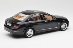 Mercedes C-Class W204 Obsidian Black AUTOart 1:18 B66962365 Diecast — photo 3 of 8