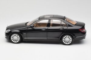 Mercedes C-Class W204 Obsidian Black AUTOart 1:18 B66962365 Diecast — photo 4 of 8
