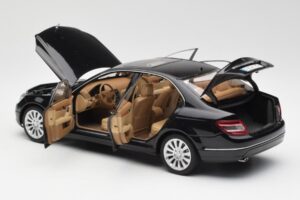 Mercedes C-Class W204 Obsidian Black AUTOart 1:18 B66962365 Diecast — photo 5 of 8