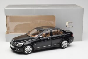 Mercedes C-Class W204 Obsidian Black AUTOart 1:18 B66962365 Diecast — photo 8 of 8
