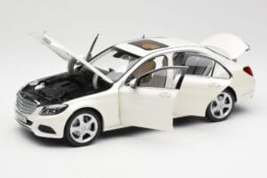 Mercedes C-Class W205 Diamond White Metallic Norev 1:18 B66960256 Diecast — photo 2 of 8