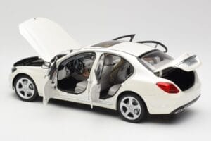 Mercedes C-Class W205 Diamond White Metallic Norev 1:18 B66960256 Diecast — photo 5 of 8