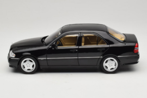 Mercedes C36 AMG W202 Obsidian Black Metallic Norev 1:18 183381 Diecast — photo 4 of 8
