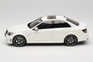 Mercedes C63 AMG W204 Diamond White GT Spirit 1:18 GT928 Resin — photo 3 of 6