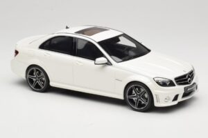 Mercedes C63 AMG W204 Diamond White GT Spirit 1:18 GT928 Resin — photo 4 of 6