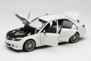 Mercedes AMG C63 W204 White AUTOart 1:18 72674-R1 Diecast — photo 2 of 8
