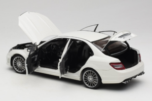 Mercedes AMG C63 W204 White AUTOart 1:18 72674-R1 Diecast — photo 5 of 8