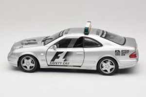 Mercedes AMG CLK 55 F1 Safety Car Maisto 1:18 B66005234 Diecast — photo 3 of 6
