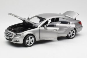 Mercedes CLS C218 Designo Alubeam Titanium Norev 1:18 B66961298 Diecast — photo 2 of 8