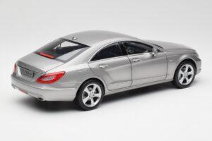 Mercedes CLS C218 Designo Alubeam Titanium Norev 1:18 B66961298 Diecast — photo 3 of 8