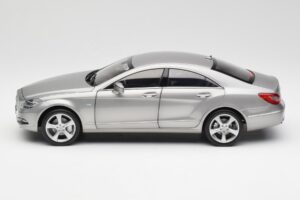 Mercedes CLS C218 Designo Alubeam Titanium Norev 1:18 B66961298 Diecast — photo 4 of 8
