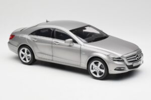Mercedes CLS C218 Designo Alubeam Titanium Norev 1:18 B66961298 Diecast — photo 6 of 8