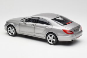 Mercedes CLS C218 Designo Alubeam Titanium Norev 1:18 B66961298 Diecast — photo 7 of 8