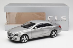 Mercedes CLS C218 Designo Alubeam Titanium Norev 1:18 B66961298 Diecast — photo 8 of 8