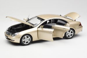 Mercedes CLS C219 Light Beige Gold Kyosho 1:18 08401LBE Diecast — photo 2 of 8